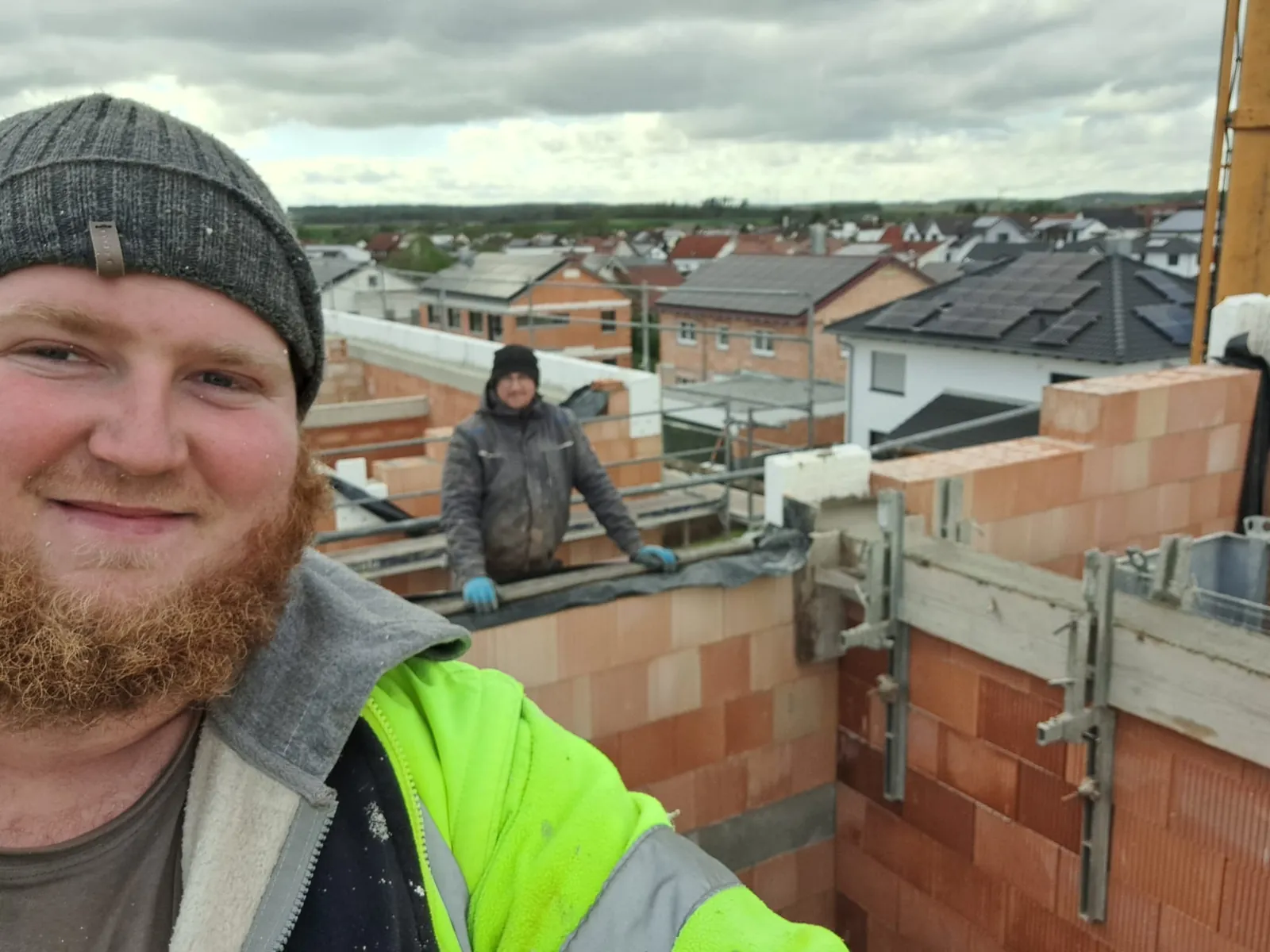 Das Team von Schneider-Bau auf der Baustelle &ndash; Maurerbetrieb aus Unterschneidheim